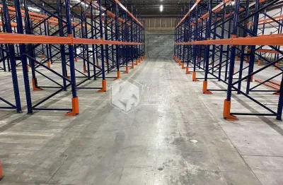 Galpão p/ locação comercial, com 10.850 m², sendo 5.500m² de área construída, com 1.000m² de mezani