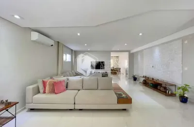 Casa em condomínio para venda com 4 quartos, sendo 2 suítes, 307m²