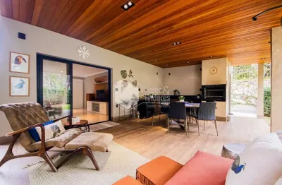 Casa tipo para venda em pinheiros com 4 quartos, sendo 1 suíte, 289m²