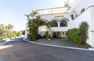 Casa no condomínio condomínio arcobaleno para venda com 5 quartos, sendo 3 suítes, 390m²