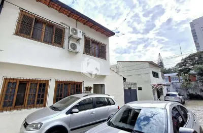 Casa para venda em Vila Cordeiro com 3 quartos, sendo 1 suíte , 215m²