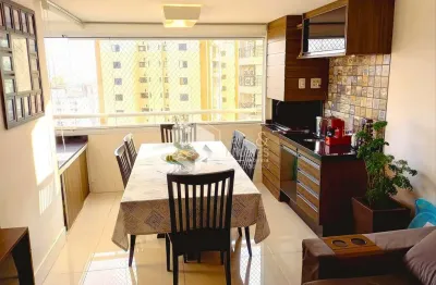 Apto a venda com 76m² 3 dorm (sendo 1 suíte) 2 vagas com plajejado e sacada envidraçada com churras