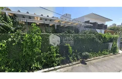 Casa com 3 quartos à venda na Rua Santarém, 232, Sumaré, São Paulo