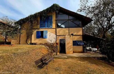 Casa rústica - um verdadeiro refúgio de harmonia e luz, onde cada detalhe convida a viver o essenci