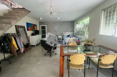 Casa para venda em Vila Clementino com 3 quartos, sendo 1 suíte , 140m²