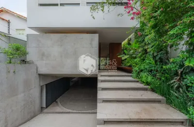 Casa para venda em Jardim Paulista com 3 quartos, sendo 3 suítes , 673m²