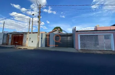 Casa com otima construcao e acabamentos na vila xavier