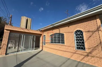 Casa comercial para alugar no centro de araraquara | 2 dormitorios | 2 banheiros | 2 garagens