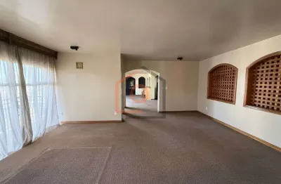 Duplex de luxo no centro de araraquara: 6 dormitorios, 4 banheiros e 4 garagens - podem ser vendidos separadamente.