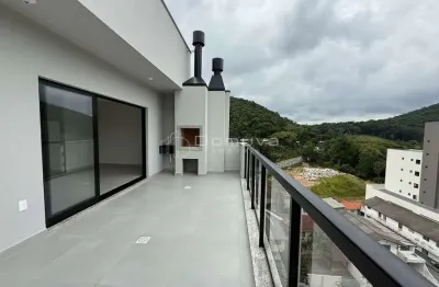 Cobertura duplex no edifício solar toscana com 03 suítes, sacada com churrasqueira à carvão e vista para as montanhas