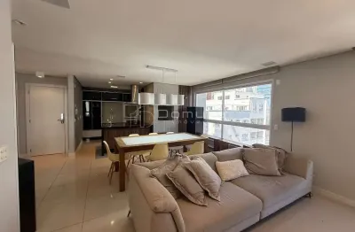 Apartamento em balneário camboriú na segunda quadra do mar com 2 suítes e 2 vagas de garagem