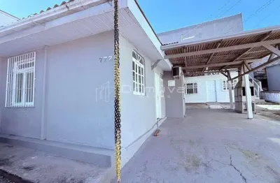 Casa térrea mobiliada em bairro naçoes de balneário camboriú