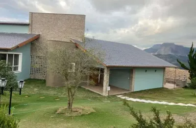 Casa de alto padrão - onde o luxo encontra o silêncio