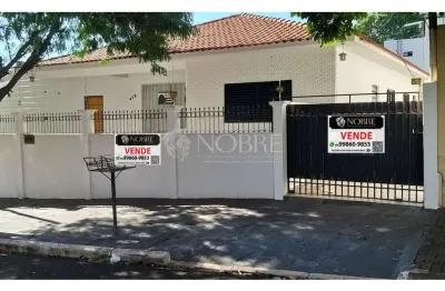 Casa com 3 quartos à venda na Rua Monsenhor Kimura, Vila Cleópatra, Maringá
