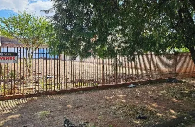 Terreno à venda na Rua Apucarana, Zona 08, Maringá
