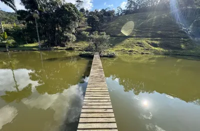 Vende-se belíssimo sítio com 4 dormitórios em águas mornas /sc