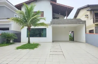 Casa com 3 quartos para alugar na Avenida Marjory da Silva Prado, 2605, Balneário Praia do Pernambuco, Guarujá