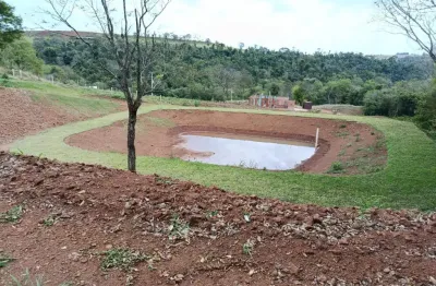 Chácara de 20.100m matrícula individual com açude e rio s. francisco no fundo em ouro verde do oeste