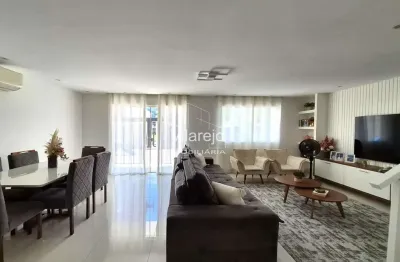 Casa em condomínio 4 suítes amplas piscina 243m² vargem peq.
