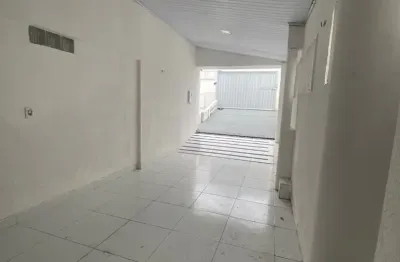 Ótima casa em no Bairro de Jaguaribe, muito bem localizada para você que busca paz e tranquilidade  no bairro mais tranquilo de João Pessoa.