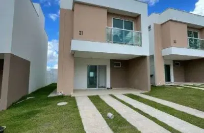 Casa duplex em condomínio fechado – pronta para viver com conforto
