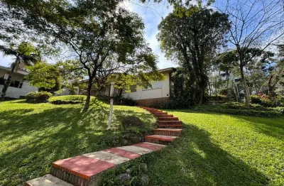 Amplo terreno com casa no centro de santa cruz do sul