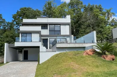 Casa 3 suítes com piscina e vista panorâmica no belle ville