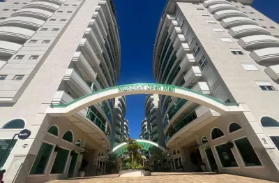 Apartamento semimobiliado no centro – 2 dormitórios, suíte e sacada!