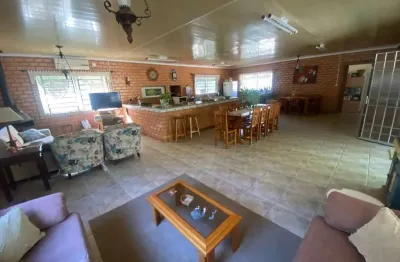 Oportunidade única para quem quer tranquilidade perto da cidade!