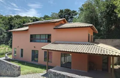 Casa com 3 Suítes à venda, 175m² por R$ 950.000 - Itaoca - Guararema/SP