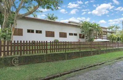 Casa com 4 Suítes à venda, 260m² por R$ 1.800.000 - Condomínio Residencial Alpes - Guararema/SP
