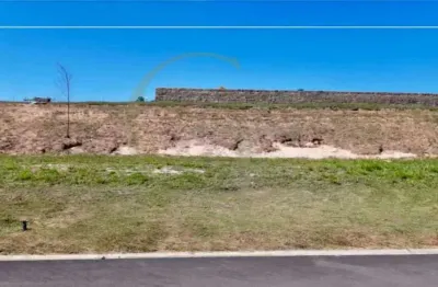 Terreno em condomínio no bairro jardim villas do golf