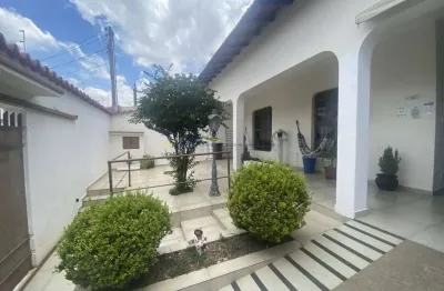 Linda casa térrea para venda - excelente localização.