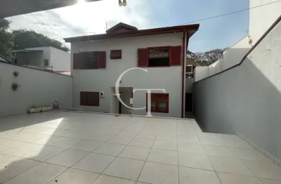 Casa tipo sobrado com 3 dormitórios em bairro tranquilo em itu