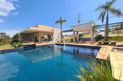 Casa térrea para locação com excelente padrão de acabamento e ambientes integrados.