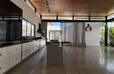 Casa térrea moderna no condomínio reserva saint paul itu com piscina e spa aquecidos