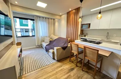 Apartamento lindamente mobiliado 2 quartos com suíte  próximo ao Centro