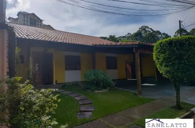 Casa térrea 04 dormitórios sendo 02 suítes/ morumbi sul
