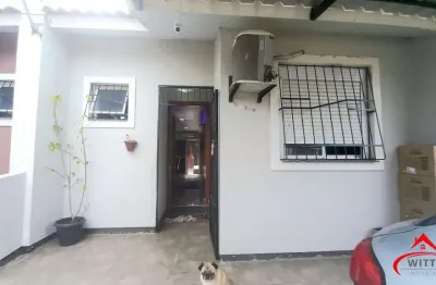 Casa com 2 quartos à venda na Rua Milton Dos Santos Martins, 41, Restinga, Porto Alegre