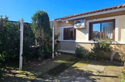 Casa com 2 quartos à venda na Rua Júlio Ribeiro de Castilhos, 151, Hípica, Porto Alegre