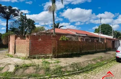 Casa com 3 quartos à venda na Rua Oiampi, 420, Guarujá, Porto Alegre