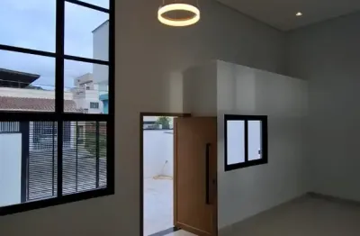 Casa nova a venda em camboriú, bairro rio pequeno, excelente padrão de qualidade.