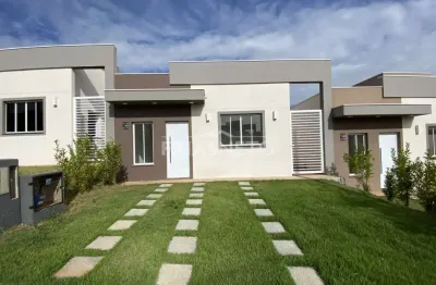 Casa com 2 suítes, banheiro externo e gabinetes no reserva taquaral ii