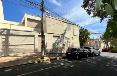 Casa residencial e comercial para alugar no centro, com excelente localização.