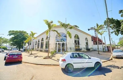 Charmoso imóvel comercial para locação em localização privilegiada!