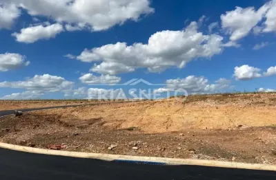 Terreno de esquina à venda no condomínio canadá - piracicaba