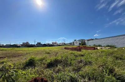 Area total de 1.050 m² com frente pra a avenida rio das pedras (atravessa a quadra)