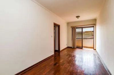 Apartamento com três dormitórios com suite próximo ao forum