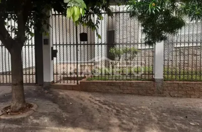 Excelente casa sobrado na cidade de piracicaba no bairro centro, com 191,67 mts de construção e excelente localização.