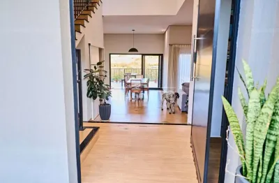 Linda casa à venda no condomínio morada dos pássaros